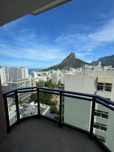 Leblon - Flat 16 andar Vista do Mar, Piscina, Sauna, Academia e Garagem - True Rio in Leblon Leblon - Flat 16 andar Vista do Mar, Piscina, Sauna, Academia e Garagem - True Rio in Leblon