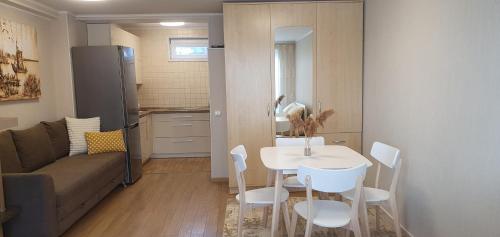 設施, Guboja in 內林加 設施, Guboja in 內林加