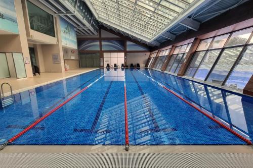 Swimming pool, Cozy & Modern Apartment in Kagithane Swimming pool, Cozy & Modern Apartment in Kagithane