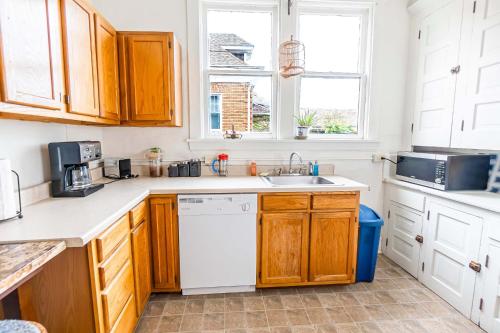 Step Back in Time Charming Victorian with Modern Amenities in West Homestead (PA) Step Back in Time Charming Victorian with Modern Amenities in West Homestead (PA)