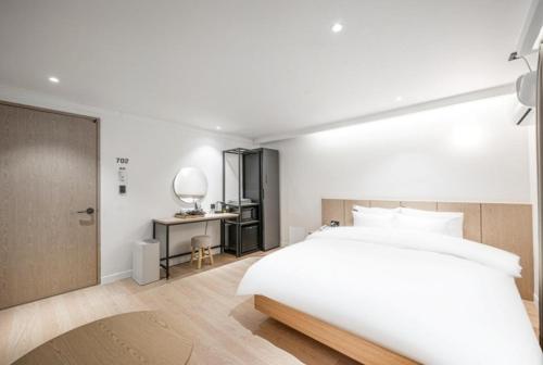 Brown Dot Hotel NamGumi Branch in Gumi-si Brown Dot Hotel NamGumi Branch in Gumi-si