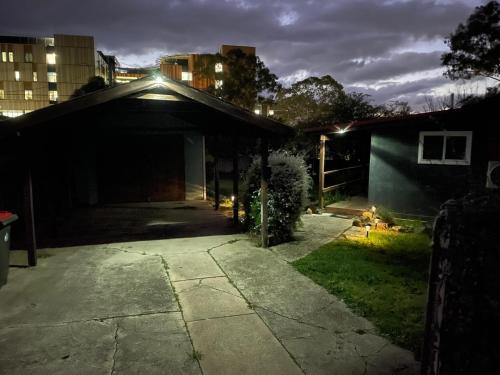Canberra Hospital Locum Welcome - 2BR House in Red Hill Canberra Hospital Locum Welcome - 2BR House in Red Hill