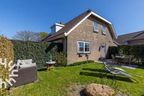 Vakantiehuis dichtbij zee, Sloestraat 25 Zoutelande in Zoutelande Vakantiehuis dichtbij zee, Sloestraat 25 Zoutelande in Zoutelande