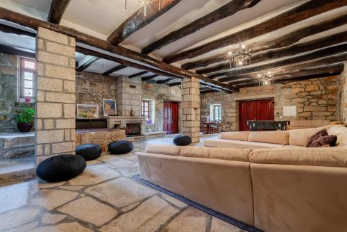 Facilities, HostWise - Country Villa w/ Pool, Court & Views in Paredes Facilities, HostWise - Country Villa w/ Pool, Court & Views in Paredes