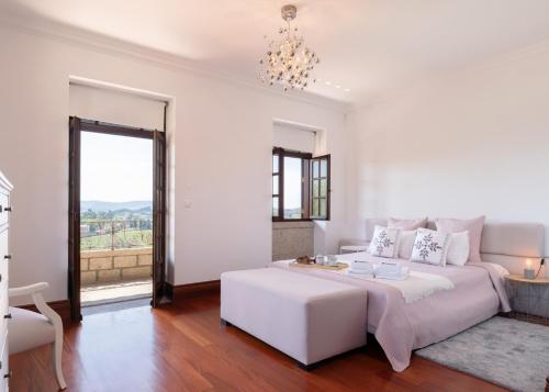 HostWise - Country Villa w/ Pool, Court & Views in Paredes HostWise - Country Villa w/ Pool, Court & Views in Paredes