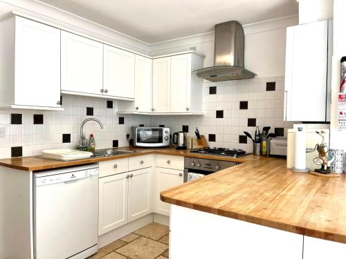 Centrally located "Spring Cottage" Perfect Ventnor Holiday Home in Östra Ventnor Centrally located "Spring Cottage" Perfect Ventnor Holiday Home in Östra Ventnor