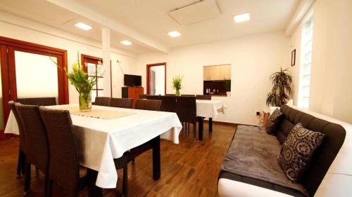 Aranyhárs Apartman Verpelét (Aranyhars Apartman Verpelet) in เวอร์เปเลต Aranyhárs Apartman Verpelét (Aranyhars Apartman Verpelet) in เวอร์เปเลต