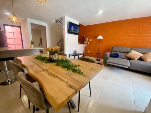 Tu Casa con Terraza y Asador para 8 viajeros in คาร์ดินส์ เดล โบสเก Tu Casa con Terraza y Asador para 8 viajeros in คาร์ดินส์ เดล โบสเก