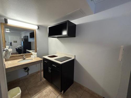 Studio 6 Mojave, CA - Airport in Mojave (CA) Studio 6 Mojave, CA - Airport in Mojave (CA)