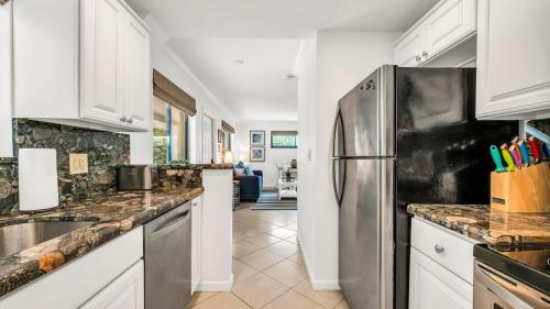 Chic Seaside Condo in Juno Steps onto the Beach in Juno Beach (Florida) Chic Seaside Condo in Juno Steps onto the Beach in Juno Beach (Florida)