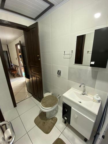 Bathroom, Casa de Campo Sitio Vo Jaime in Lauro Müller Bathroom, Casa de Campo Sitio Vo Jaime in Lauro Müller