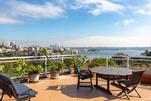 Perfectly Located Studio by Rushcutters Bay Park in Darling Point Perfectly Located Studio by Rushcutters Bay Park in Darling Point