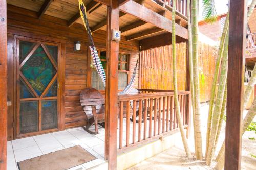Балкон/тераса, Bananarama Dive & Beach Resort in Остров Roatan Балкон/тераса, Bananarama Dive & Beach Resort in Остров Roatan