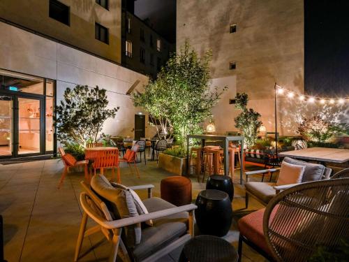Bar/lounge, Tribe Paris Saint Ouen in Saint-Ouen Bar/lounge, Tribe Paris Saint Ouen in Saint-Ouen