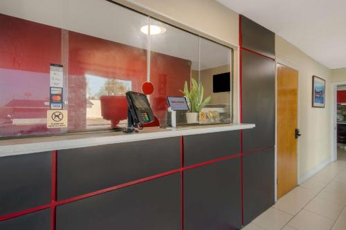 Lobby, Econo Lodge Goldsboro Hwy 70 in Goldsboro (NC) Lobby, Econo Lodge Goldsboro Hwy 70 in Goldsboro (NC)