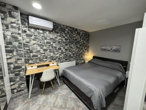 Aphrodite Studio near Athens Floisvos Marina