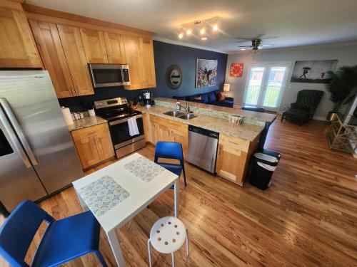 Amazing ATL downtown houses - minutes walk to bars, food and transport! in Mechanicsville Amazing ATL downtown houses - minutes walk to bars, food and transport! in Mechanicsville