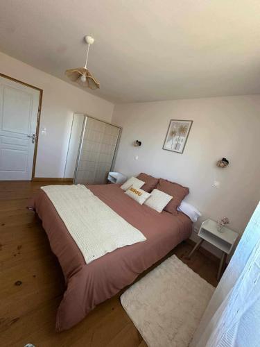 Le Clos de Bourdeilles chambre 2 avec wifi in Μπραντόμ Le Clos de Bourdeilles chambre 2 avec wifi in Μπραντόμ