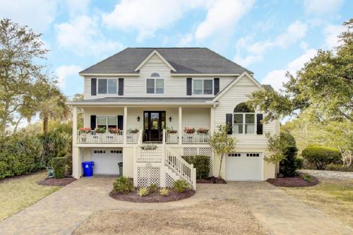 Seagrass Lane 25 by Wild Dunes, Home with Marsh View and Resort Amenity Access in 棕櫚島 Seagrass Lane 25 by Wild Dunes, Home with Marsh View and Resort Amenity Access in 棕櫚島