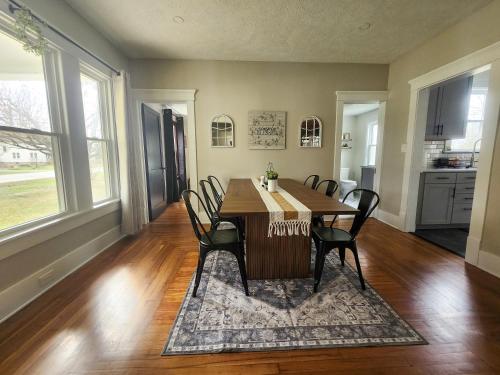 مرافق, The Farmhouse in Elyria, OH in Elyria مرافق, The Farmhouse in Elyria, OH in Elyria