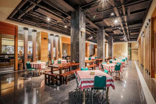 Restoran, Sunrise Hot Spring Hotel in Shitan Township Restoran, Sunrise Hot Spring Hotel in Shitan Township