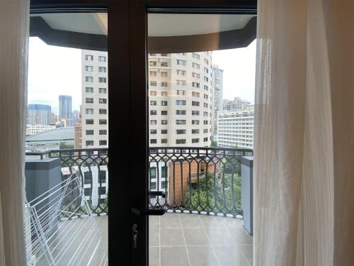 Balcony/terrace, Shanghai Tyms APT Hengshan RD Near IAPM K11 Line9 in Xintiandi and Huaihai Rd Balcony/terrace, Shanghai Tyms APT Hengshan RD Near IAPM K11 Line9 in Xintiandi and Huaihai Rd