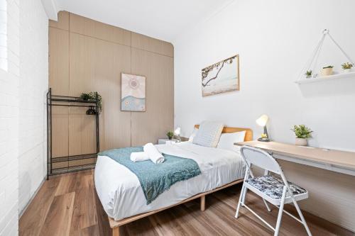 Comfy Double Room - Cozy and Well-Connected - Shared Bathroom in Blacktown Comfy Double Room - Cozy and Well-Connected - Shared Bathroom in Blacktown