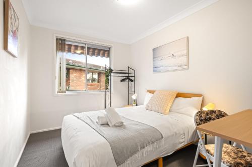 Bright & Comfy Double Room - Cozy and Well-Connected - Shared Bathroom in Blacktown Bright & Comfy Double Room - Cozy and Well-Connected - Shared Bathroom in Blacktown