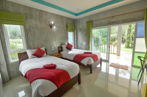 Tum Mai Kaew Lanta Resort in Klong Tob Beach Tum Mai Kaew Lanta Resort in Klong Tob Beach