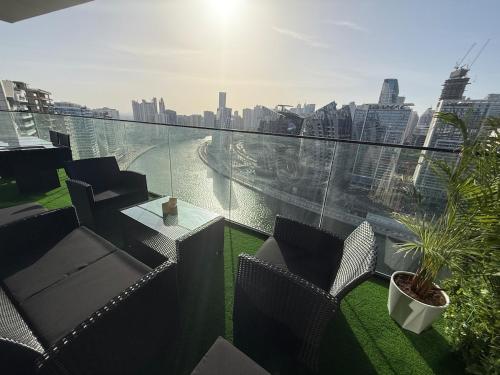 Elegant & luxury 2BR apartment Burj and canal view in Madinat Zayid Elegant & luxury 2BR apartment Burj and canal view in Madinat Zayid