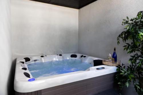 Sea Suites - סוויטות מהממות עם מרפסת ליד המרינה באשקלון in アシュケロン Sea Suites - סוויטות מהממות עם מרפסת ליד המרינה באשקלון in アシュケロン