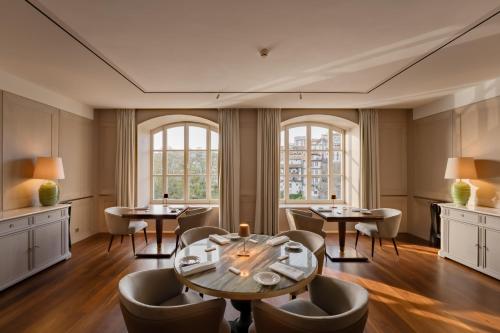 ห้องอาหาร, โรงแรมกาซา ดา กัลกาดา เรอแล แอนด์ ชาโต (Hotel Casa Da Calcada - Relais & Chateaux) in อมารานเต ห้องอาหาร, โรงแรมกาซา ดา กัลกาดา เรอแล แอนด์ ชาโต (Hotel Casa Da Calcada - Relais & Chateaux) in อมารานเต