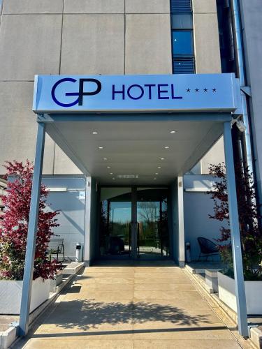 Entrance, GP Hotel in Rome East Entrance, GP Hotel in Rome East