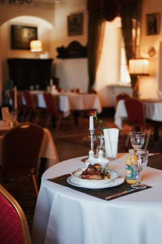 Étterem, Edoles Pils in Kurzemes Étterem, Edoles Pils in Kurzemes