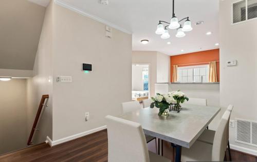 Metro & Andrews AFB Nearby Perfect Townhome! in Camp Springs Metro & Andrews AFB Nearby Perfect Townhome! in Camp Springs