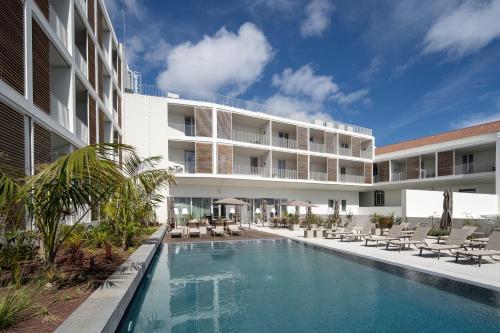 Swimming pool, Mercure Ponta Delgada Azores in Ponta Delgada Swimming pool, Mercure Ponta Delgada Azores in Ponta Delgada