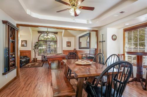Oak Pond Retreat Stocked pond/pool table/BBQ Grill/EV Charger in Oakhurst Oak Pond Retreat Stocked pond/pool table/BBQ Grill/EV Charger in Oakhurst