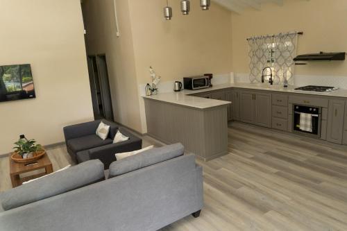 Almond Tree Villa Beach Hideaway with Jacuzzi in Corinth Almond Tree Villa Beach Hideaway with Jacuzzi in Corinth