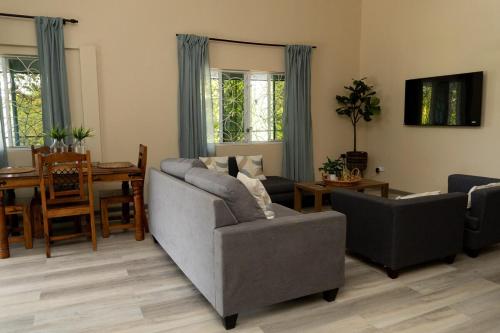 Almond Tree Villa Beach Hideaway with Jacuzzi in Corinth Almond Tree Villa Beach Hideaway with Jacuzzi in Corinth