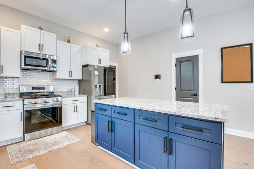 5 Mi to Dtwn ATL Home with Office and Large Backyard! near Aaron's Amphitheatre at Lakewood 5 Mi to Dtwn ATL Home with Office and Large Backyard! near Aaron's Amphitheatre at Lakewood