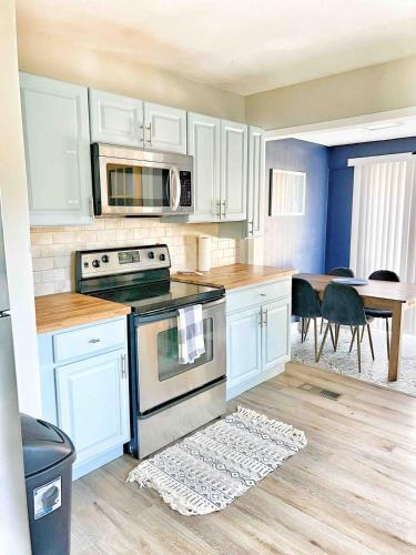 Family Comfort with Graceful Stays in Decatur Family Comfort with Graceful Stays in Decatur