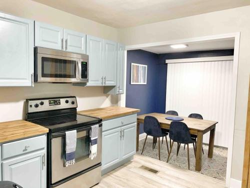 Family Comfort with Graceful Stays in Decatur Family Comfort with Graceful Stays in Decatur