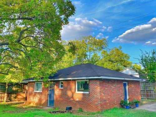 Decatur Bungalow Delight Modern Stay in Decatur Decatur Bungalow Delight Modern Stay in Decatur