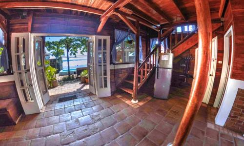 Balcony Bedroom Suite w Romantic Sunsets - AC - Pool in 马萨查帕 Balcony Bedroom Suite w Romantic Sunsets - AC - Pool in 马萨查帕