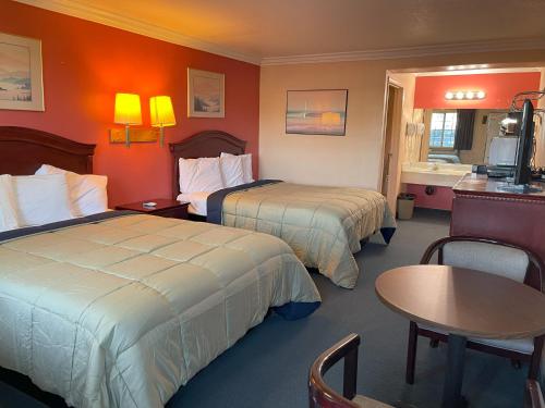 Aerospace Inn in Mojave (CA) Aerospace Inn in Mojave (CA)