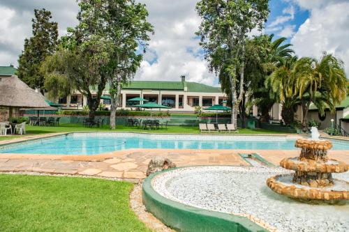 Vista exterior, Montclair Hotel and Casino in Mutare Vista exterior, Montclair Hotel and Casino in Mutare
