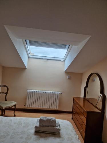 EMILIA -Claudio Moyano