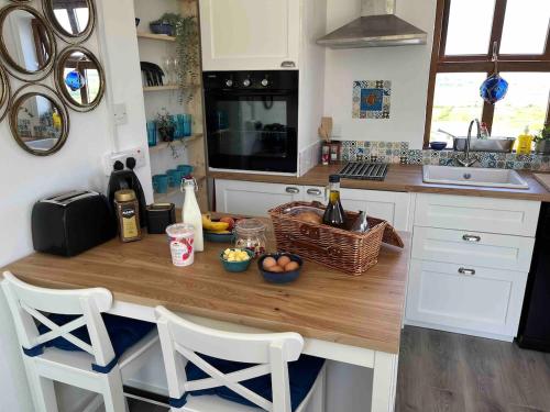 Hillside Hideaway in Еністімон Hillside Hideaway in Еністімон