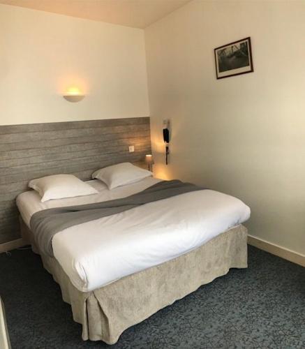 Hôtel Le petit billot (Hotel Le petit billot) in Vitre Hôtel Le petit billot (Hotel Le petit billot) in Vitre