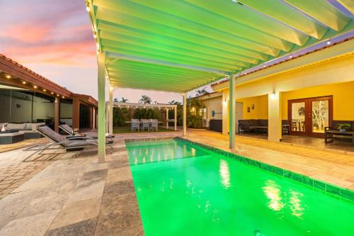 Piscina, 3 Min To Beach Pool Jacuzzi Gym By Top Tier in Westpunt Piscina, 3 Min To Beach Pool Jacuzzi Gym By Top Tier in Westpunt